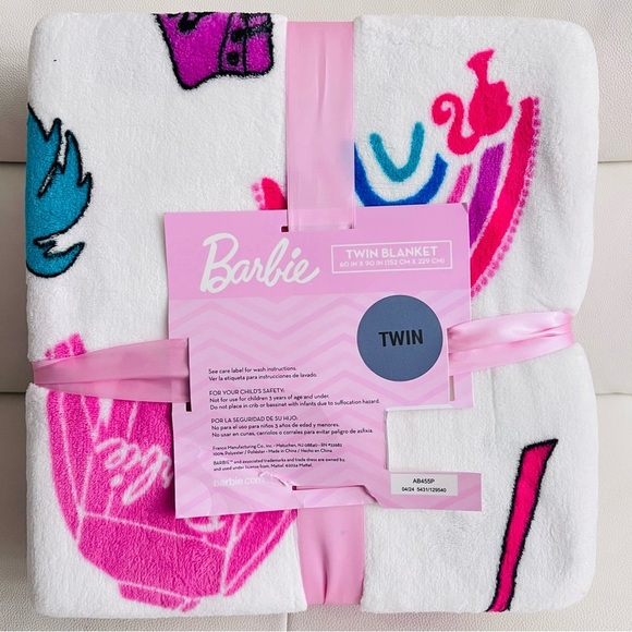 Barbie Blanket Twin - Picture 3 of 4